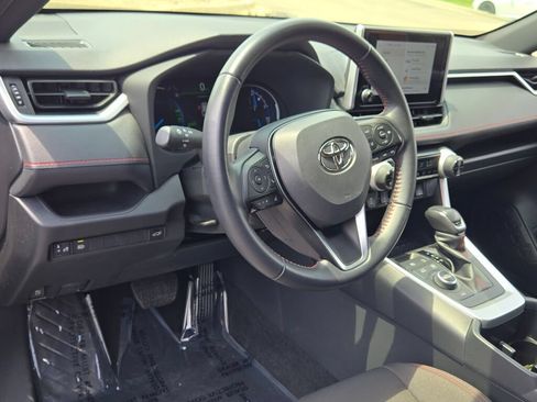 Used 2025 Toyota RAV4 SE AWD/4WD image 24
