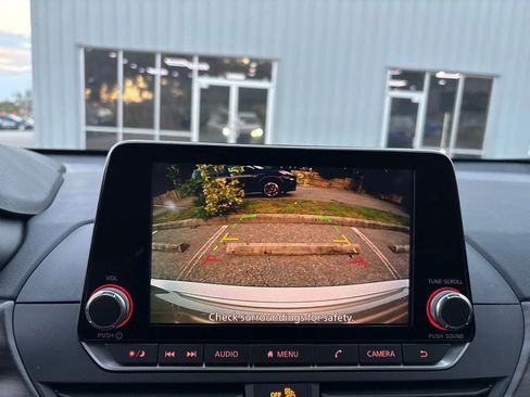 Used 2024 Nissan Altima 2.5 SV image 20