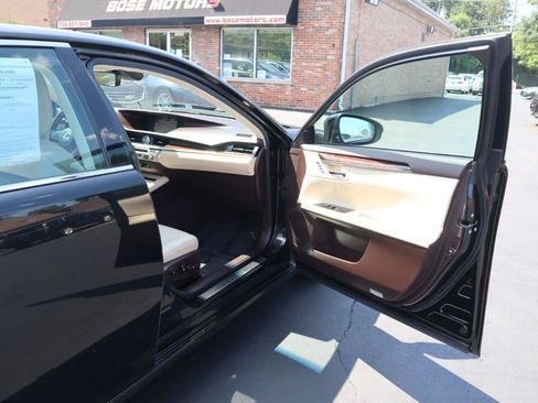 Used 2016 Lexus ES 350 w/ Ultra Luxury Package FWD image 10
