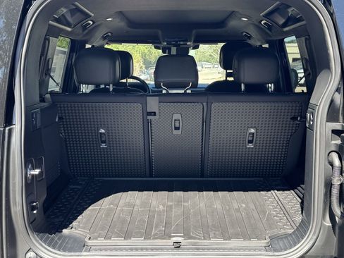 Used 2025 Land Rover Defender 110 V8 image 27