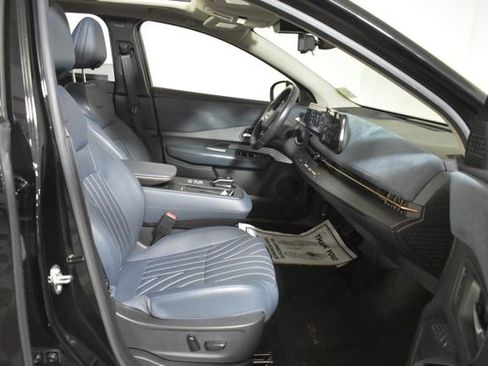 Used 2023 Nissan Ariya AWD/4WD image 38