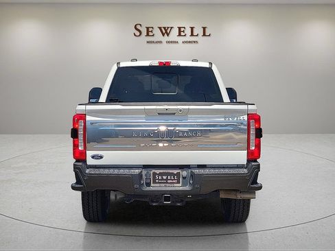 Used 2024 Ford F350 King Ranch w/ FX4 Off-Road Package AWD/4WD image 4