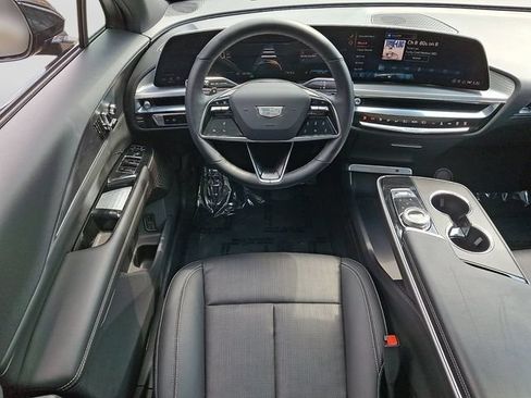 Used 2024 Cadillac Lyriq Luxury w/ LPO, Floor Liner Package AWD/4WD image 11