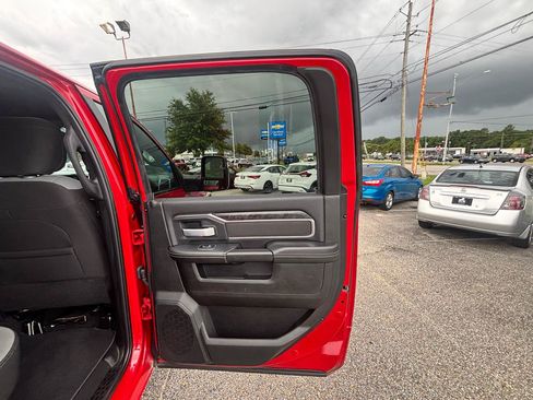 Used 2024 RAM 2500 Big Horn AWD/4WD image 40