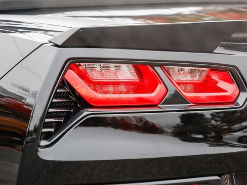 Used 2016 Chevrolet Corvette Stingray Convertible image 8