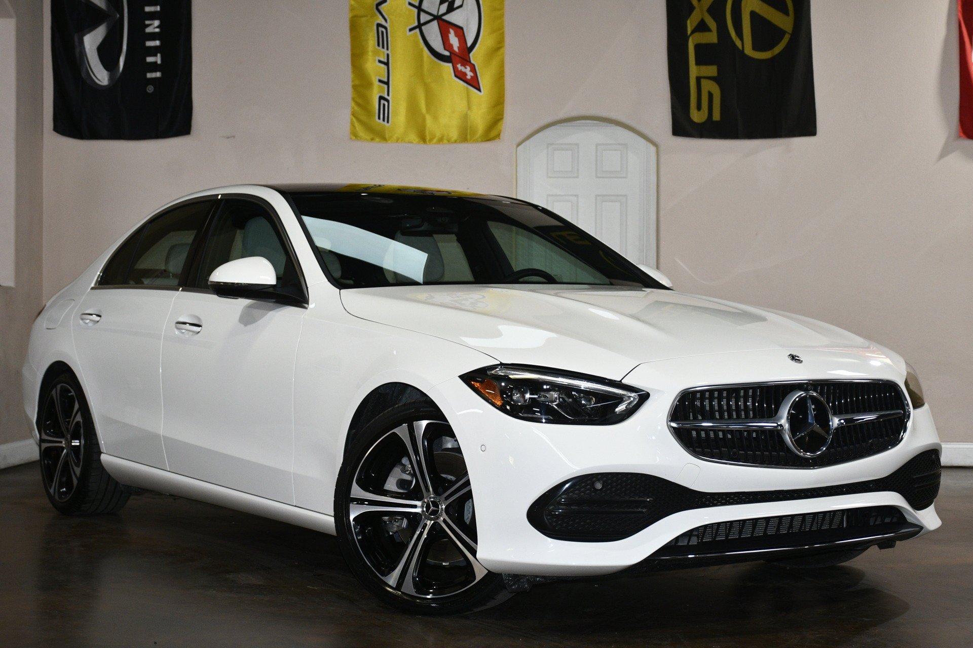 Used 2023 Mercedes-Benz C 300 Sedan image 3