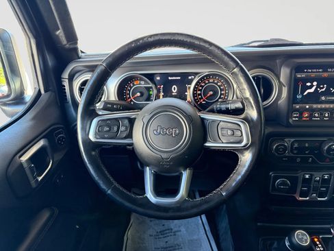 Used 2020 Jeep Wrangler Unlimited Sahara AWD/4WD image 30