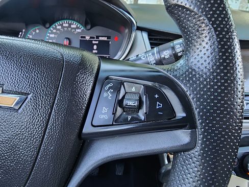 Used 2019 Chevrolet Trax LS FWD image 35