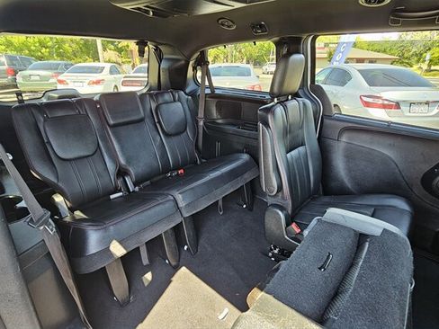 Used 2017 Dodge Grand Caravan GT image 7