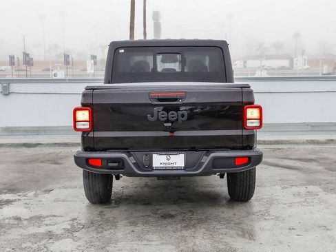 New 2026 Jeep Gladiator Sport AWD/4WD image 8