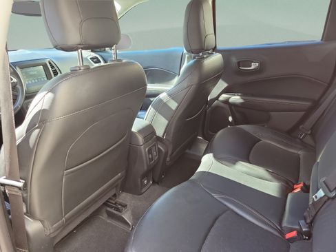 Used 2020 Jeep Compass Latitude FWD image 5