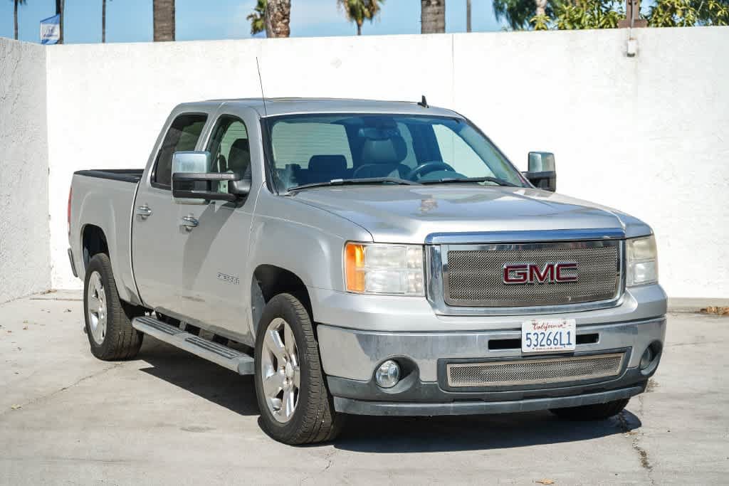 Used 2010 GMC Sierra 1500 SLT w/ Max Trailering Pack RWD image 3