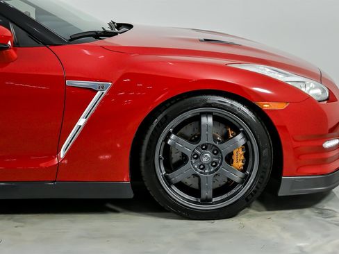 Used 2015 Nissan GT-R Black Edition image 15