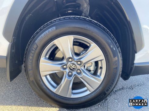 Used 2025 Toyota RAV4 XLE image 9