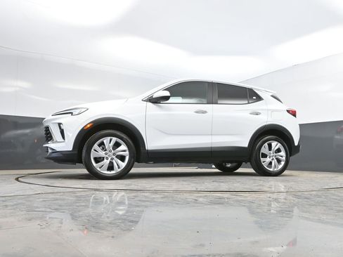 Used 2025 Buick Encore GX Preferred AWD/4WD image 34