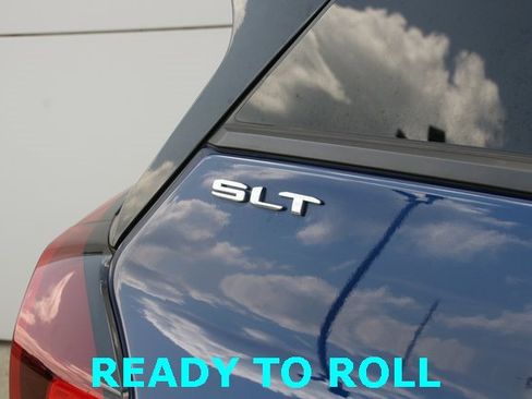 Used 2023 GMC Terrain SLT image 8