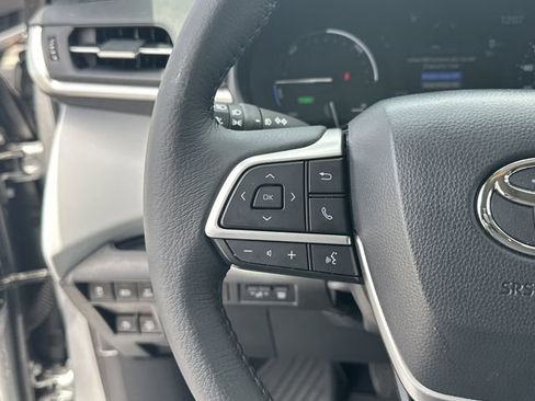 Certified 2025 Toyota Sienna XLE w/ XLE Plus Package FWD image 10