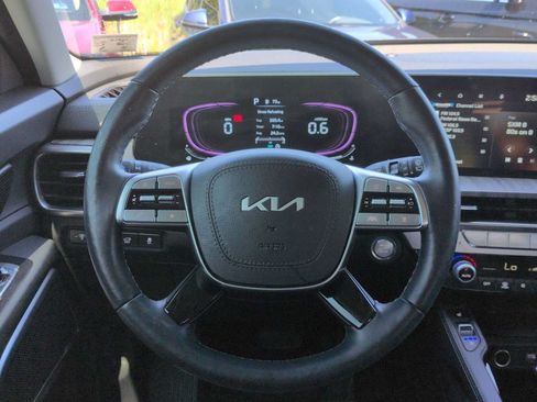Used 2025 Kia Telluride EX w/ EX Captain's Chair Package AWD/4WD image 25