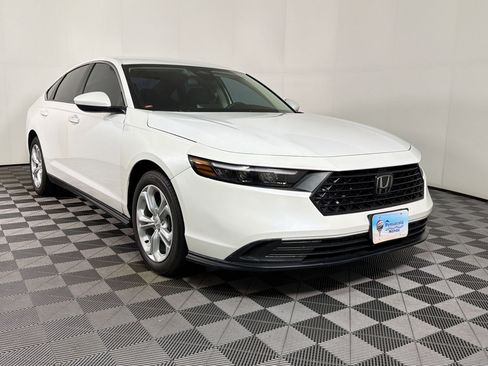 Used 2025 Honda Accord LX image 19