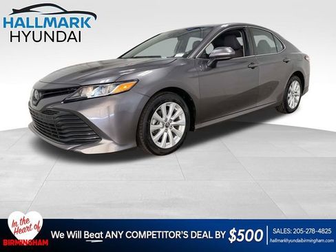 Used 2019 Toyota Camry LE image 1