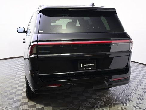 New 2025 Lincoln Navigator Reserve w/ Jet Appearance Package image 4