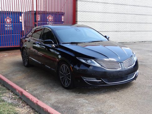 Used 2016 Lincoln MKZ w/ Equipment Group 300A Reserve FWD image 3
