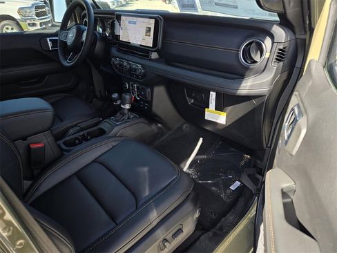 New 2025 Jeep Gladiator Sport image 10