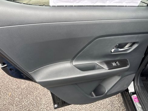 New 2026 Nissan Kicks SR w/ Illumination Package FWD image 20
