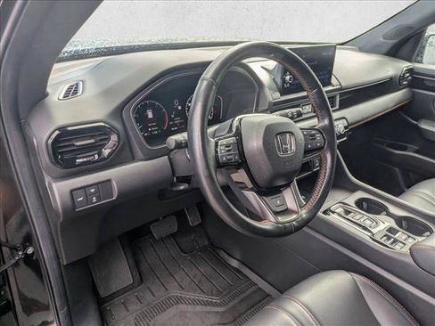 Certified 2025 Honda Pilot TrailSport image 9