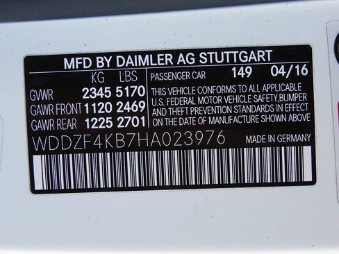 Used 2017 Mercedes-Benz E 300 4MATIC image 41