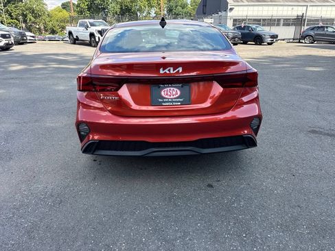 Used 2023 Kia Forte LXS FWD image 4