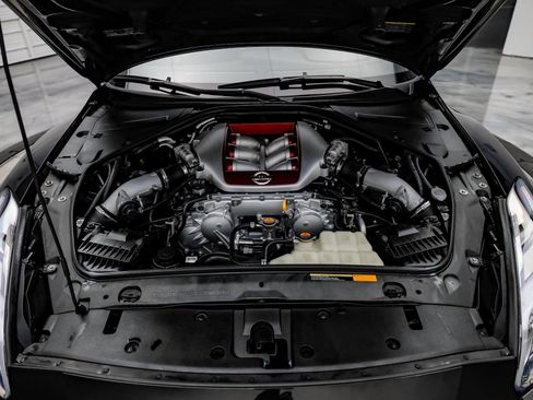 Used 2013 Nissan GT-R Premium image 85