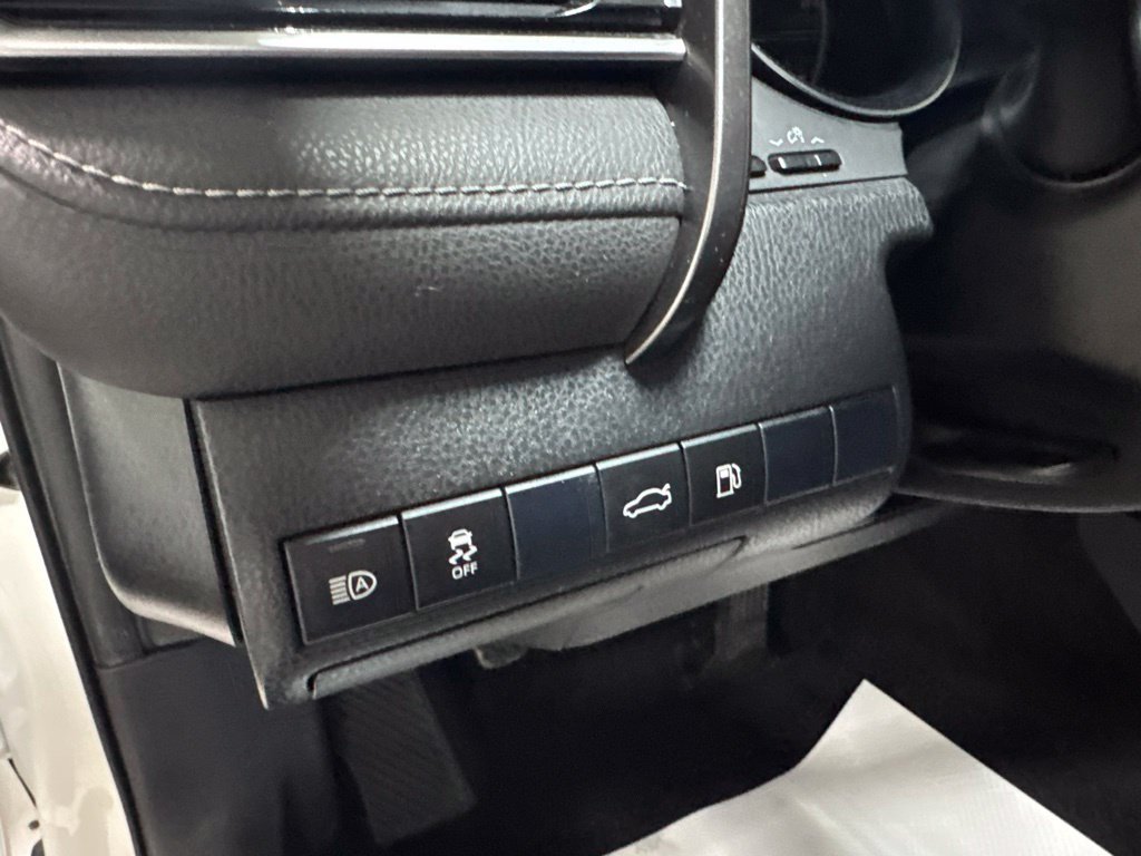 Used 2018 Toyota Camry SE FWD image 15