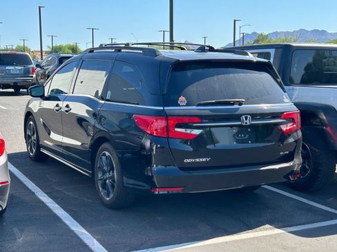 Used 2022 Honda Odyssey Elite image 3