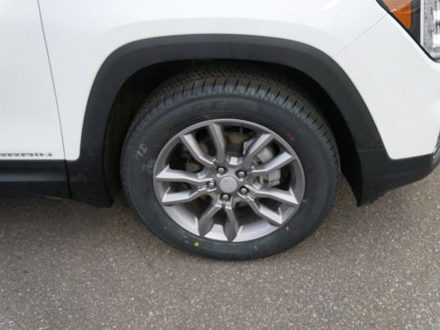 Used 2022 GMC Terrain SLT w/ Infotainment Package II image 9