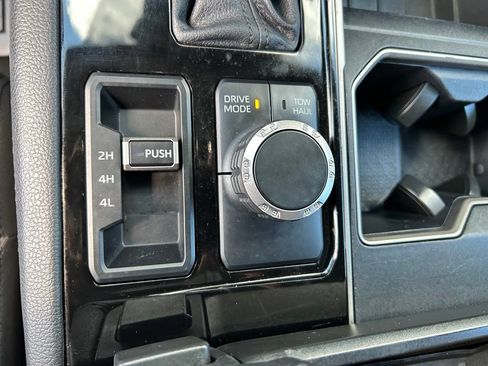 Used 2022 Toyota Tundra Limited w/ Power Package AWD/4WD image 32