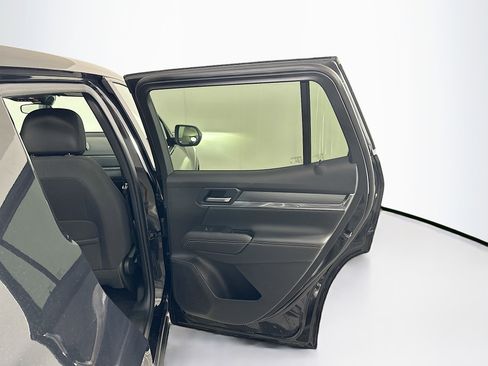 Used 2025 GMC Terrain Elevation image 31