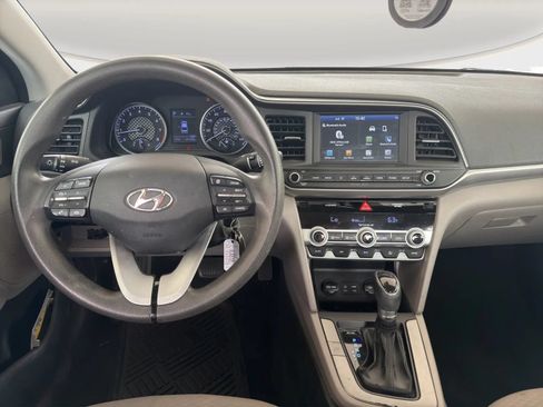Used 2020 Hyundai Elantra SEL FWD image 14