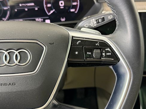 Used 2022 Audi e-tron Premium Plus w/ Premium Plus Package image 23