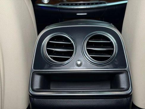 Used 2016 Mercedes-Benz S 550 Sedan w/ Premium Package image 28