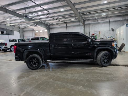 Used 2021 GMC Sierra 1500 AT4 w/ AT4 Premium Package AWD/4WD image 2