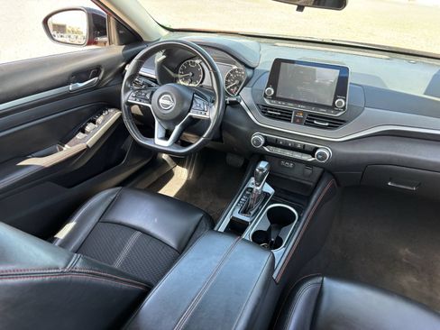 Used 2024 Nissan Altima 2.5 SR FWD image 15
