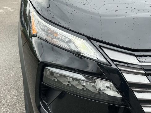 New 2026 Nissan Rogue SV AWD/4WD image 10
