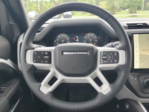 Used 2026 Land Rover Defender 130 X-Dynamic SE AWD/4WD image 28
