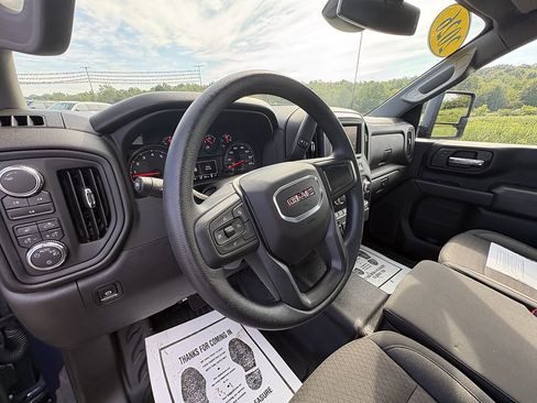 Used 2026 GMC Sierra 2500 Pro AWD/4WD image 17