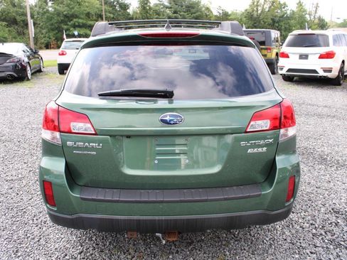 Used 2011 Subaru Outback 2.5i Limited AWD/4WD image 8