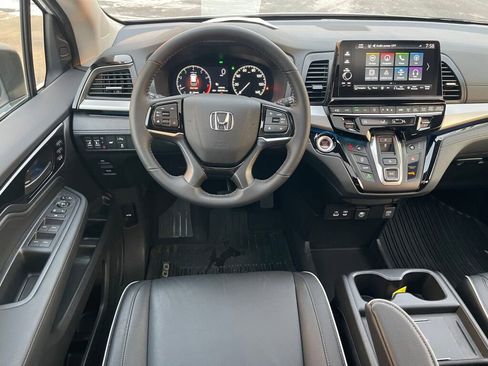Certified 2025 Honda Odyssey Touring image 2