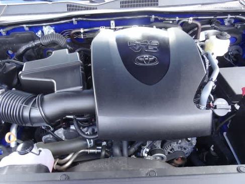 Used 2023 Toyota Tacoma SR5 AWD/4WD image 38