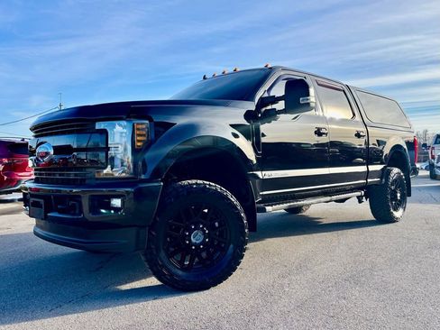 Used 2019 Ford F350 Lariat w/ Lariat Ultimate Package image 2