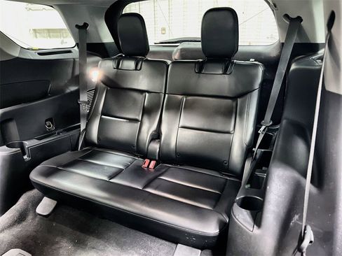 Used 2022 Ford Explorer XLT w/ Equipment Group 202A image 22